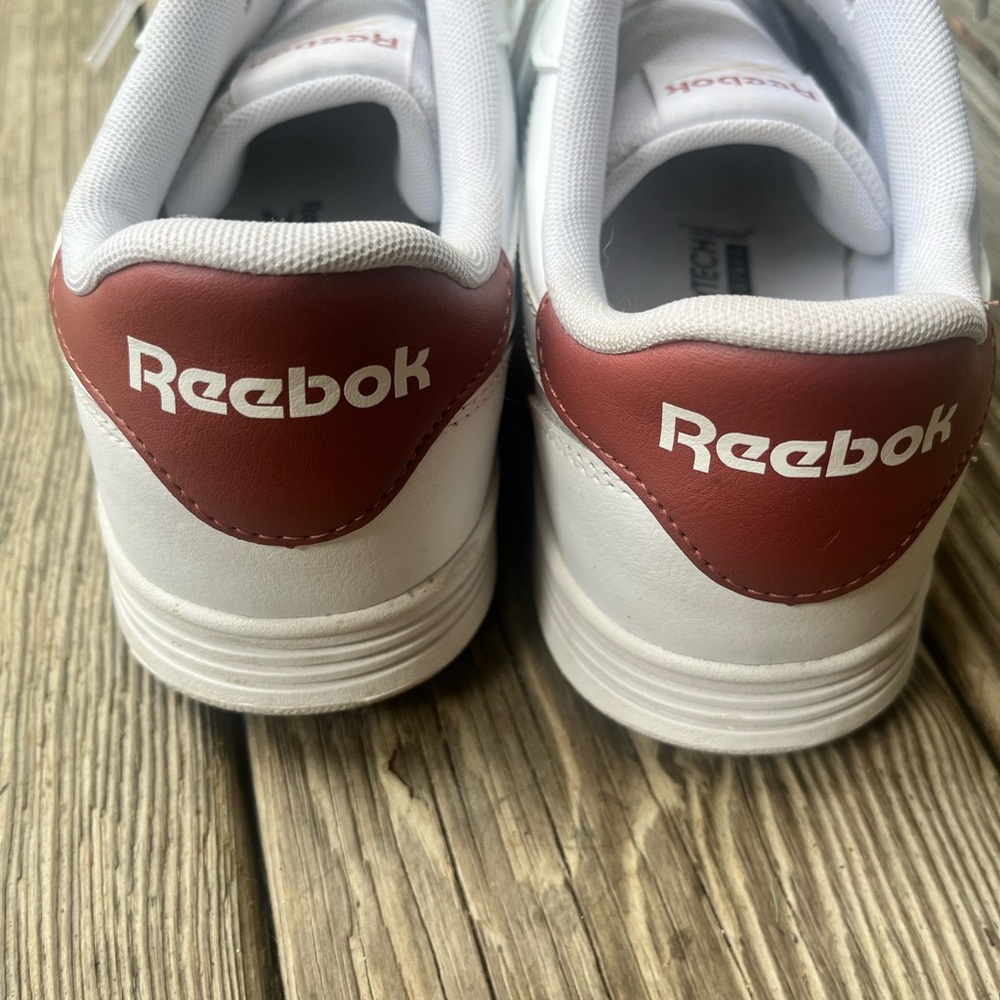 Reebok White and Maroon Sneakers Women’s Size 9 Memory Foam Inserts - Picture 3 of 5